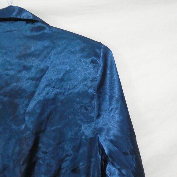 LA VIE EN ROSE | medium | Blue Silky Satin Button-Up Pajama Top - Picture 11 of 14